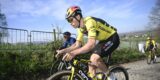 Wout van Aert met ‘goed gevoel en vertrouwen’ naar Parijs-Roubaix, maar ploeg wil wel iets kwijt