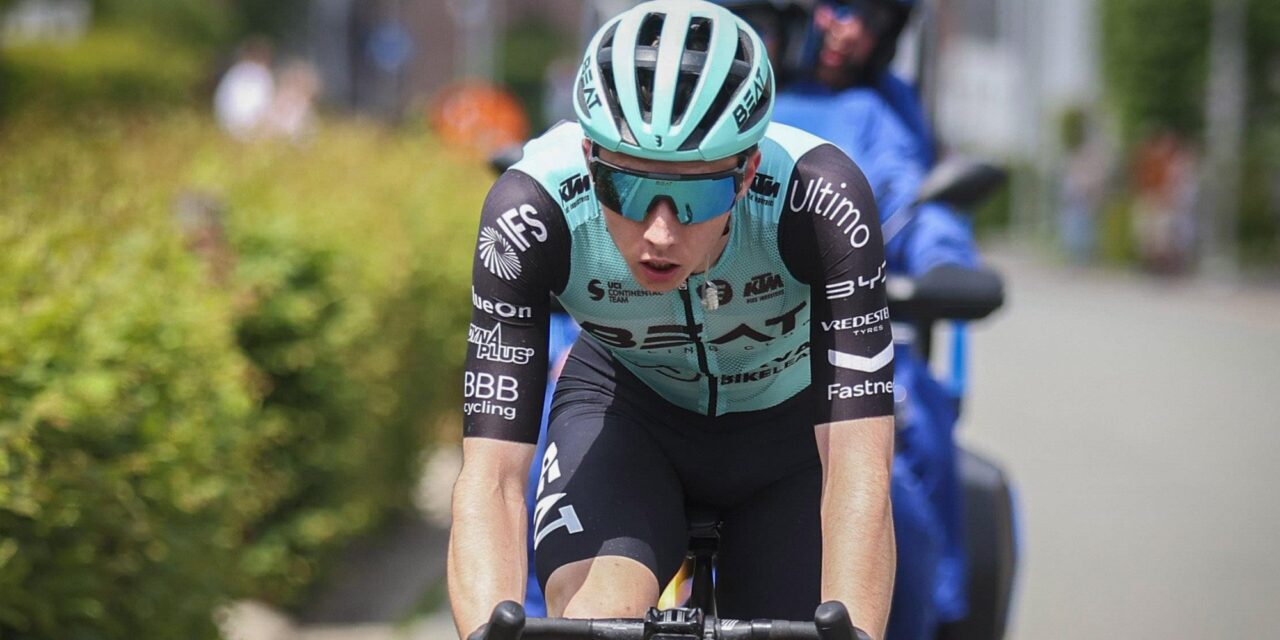 Jochem Kerckhaert rijdt naar podiumplaats in Tour du Loir et Cher