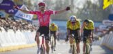 Ongezien: Neilson Powless zet Visma | Lease a Bike voor schut en wint fraaie editie Dwars door Vlaanderen