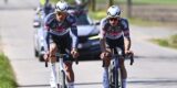 Mathieu van der Poel verkent parcours Ronde van Vlaanderen (met verrassende ploegmaat)