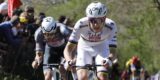 Ontketende Tadej Pogacar rijdt meerdere records aan flarden in snelste Ronde van Vlaanderen ooit