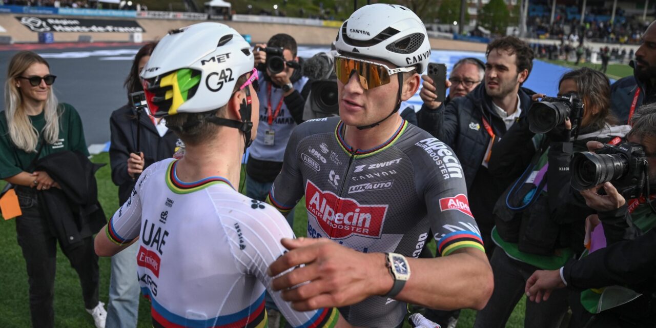 Mathieu van der Poel leert Tadej Pogacar wijze lessen op de keien