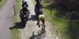 Ge moet door het bos geraken hè: Wout van Aert reageert op bijna-val tijdens verkenning Parijs-Roubaix