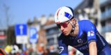 Lewis Askey schiet met voet uit het pedaal en wint vervolgens alsnog in Vierdaagse van Duinkerke
