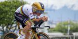 Remco Evenepoel wint overtuigend slottijdrit Ronde van Romandië, eindzege voor João Almeida