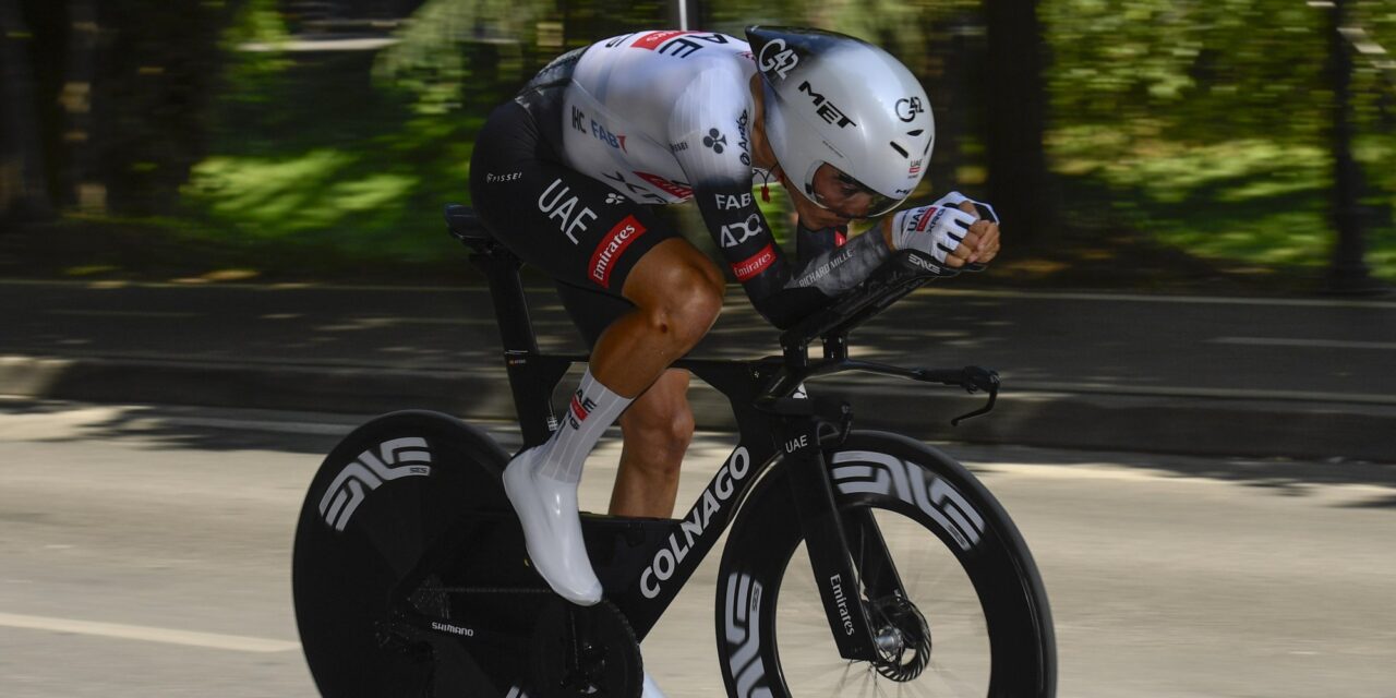 Giro 2025: Ayuso heeft al achterstand op Roglic, maar UAE is vooral blij na drieluik in Albanië
