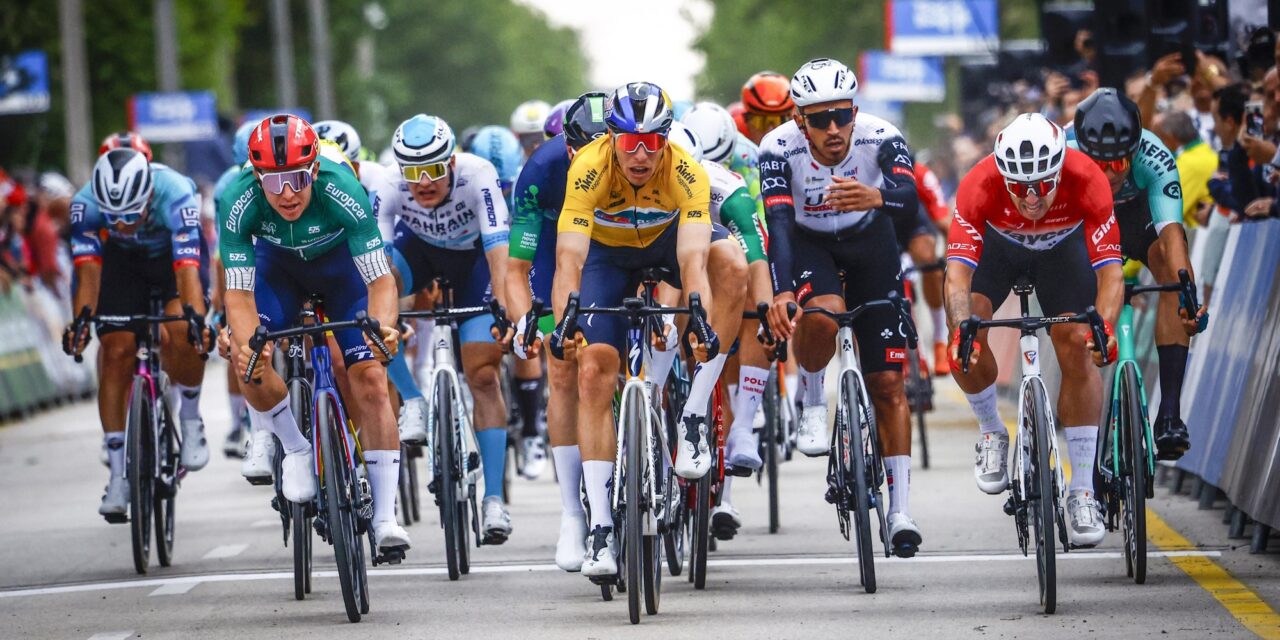 Twee op een rij: Danny van Poppel te snel voor Dylan Groenewegen in Ronde van Hongarije