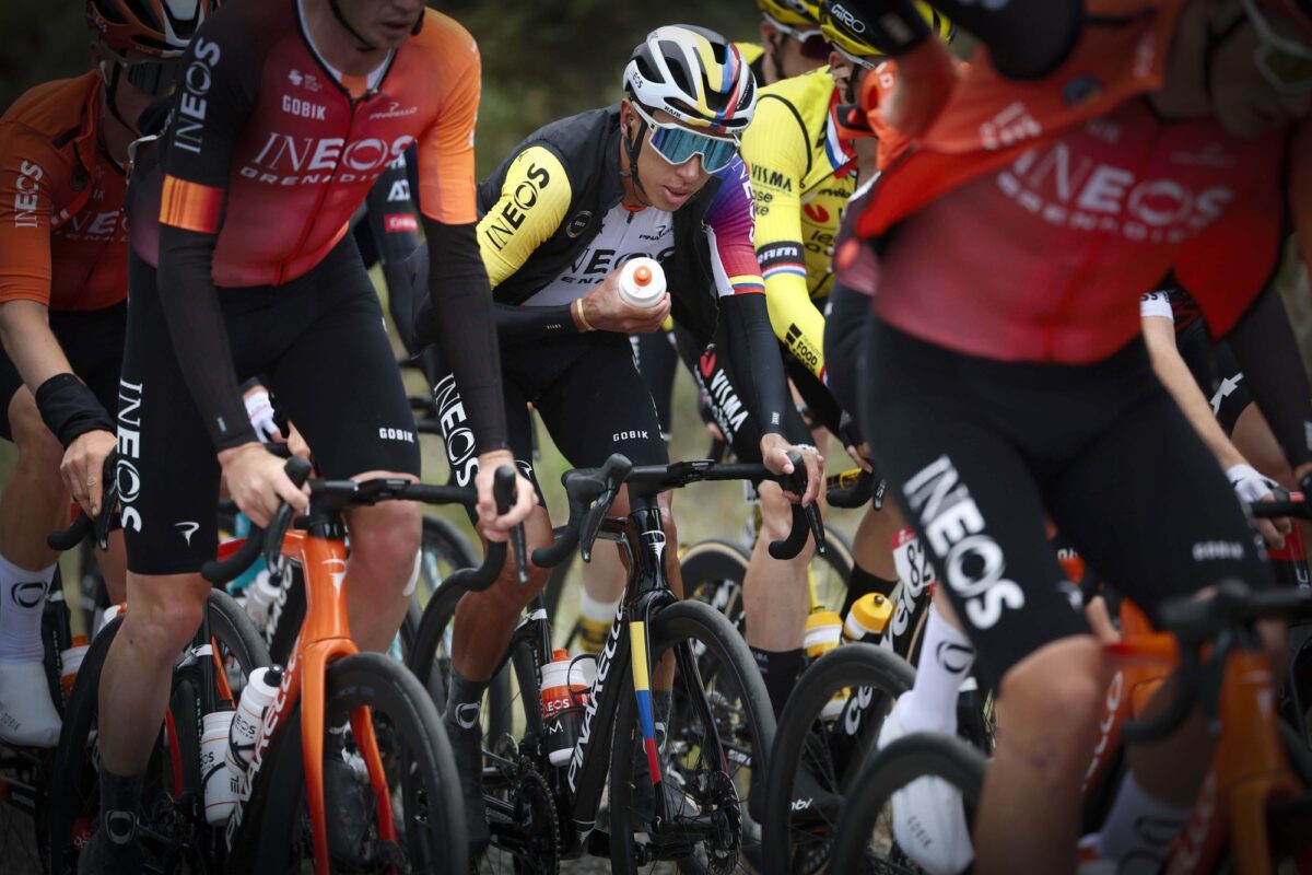 Egan Bernal maakt indruk op eerste aankomst bergop in Giro: “Dacht even aan winnen”