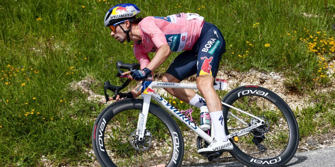 Primoz Roglic vaag over verlies roze trui: “We hebben ons best gedaan”