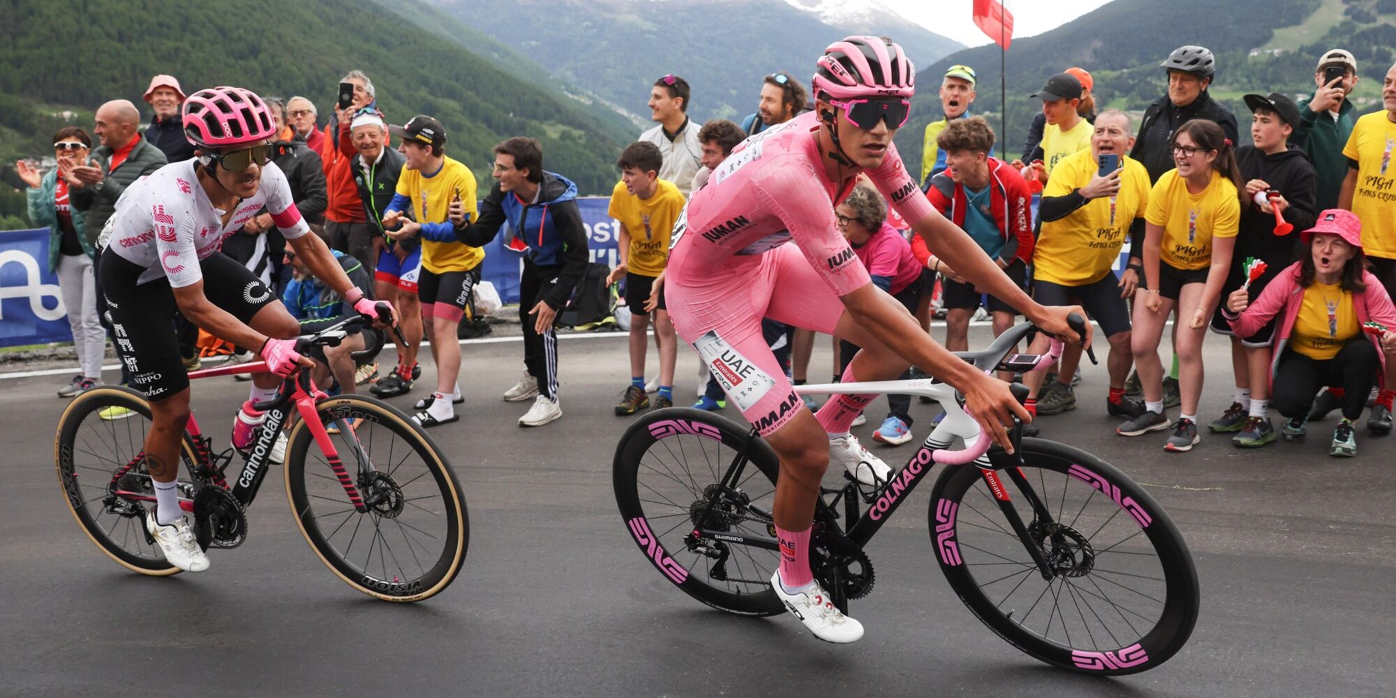 Giro 2025: Liveblog etappe 19 - Prodhomme houdt knap stand, Simon Yates