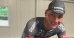 Mathieu van der Poel zit ondanks breukje in pols alweer op de fiets