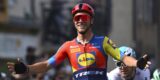 Jonathan Milan maakt favorietenrol waar in Critérium du Dauphiné, Van der Poel opnieuw derde