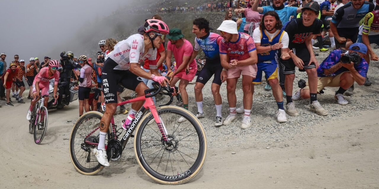 Johan Bruyneel ziet Richard Carapaz als hoofdschuldige: “Hij heeft de grootste fout gemaakt”