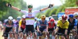 Pogacar wint schitterende openingsrit Dauphiné na strijd met Vingegaard, Van der Poel en Evenepoel