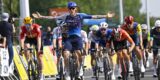 Jake Stewart verrast Milan in massasprint Critérium du Dauphiné, Evenepoel valt in laatste kilometer