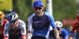 Jake Stewart wint op futuristische fiets: “Ik voelde het aankomen”