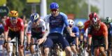 Eigenaardig prototype van Factor helpt Jake Stewart aan etappewinst in Dauphiné