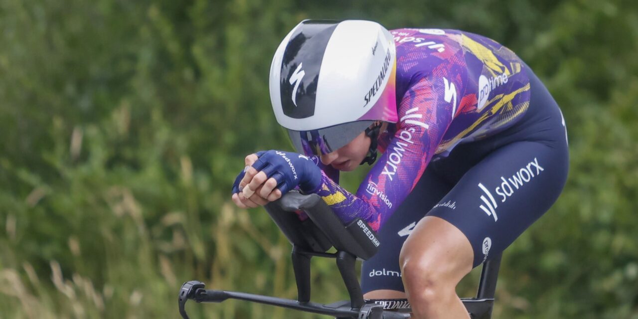 Mischa Bredewold onttroont Riejanne Markus als Nederlands kampioene tijdrijden