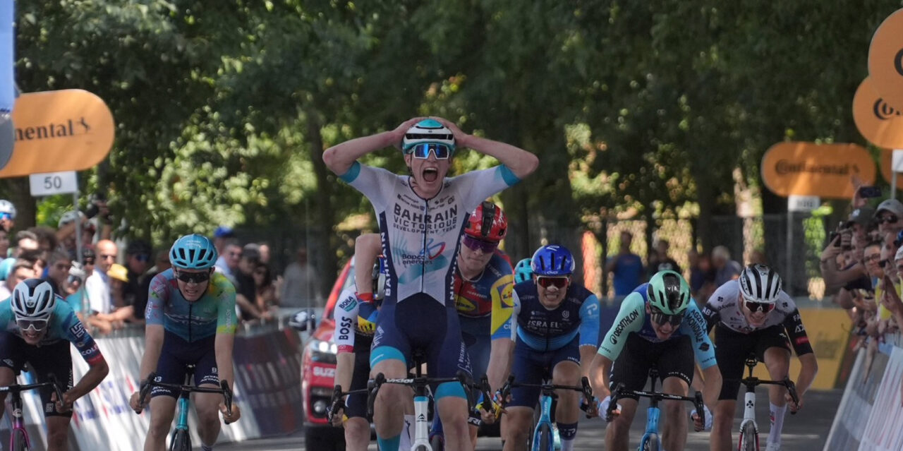 19-jarige Ier zegeviert in vierde rit Giro Next Gen, Widar behoudt roze trui