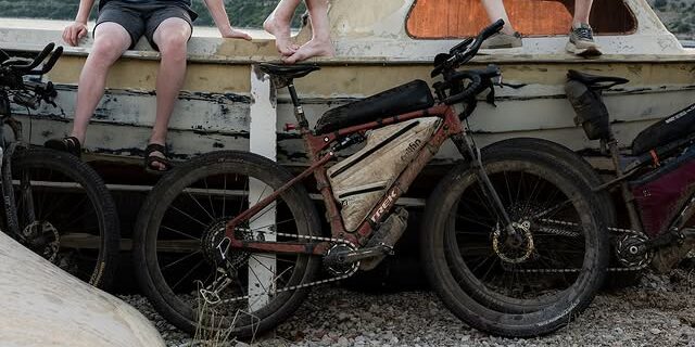 Terug bij de mountainbike? Prototype full-suspension gravelbike van Trek gespot