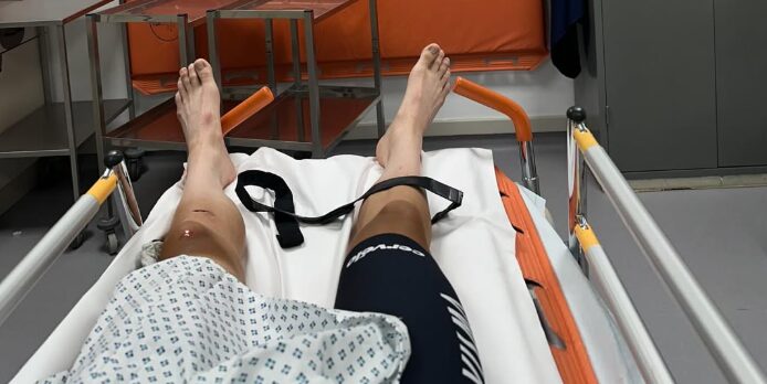Cian Uijtdebroeks ontslagen uit ziekenhuis nadat auto hem omvergereden had