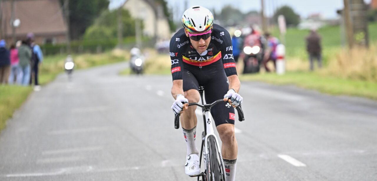 “Rust is voor hem belangrijk”: Trotse Tim Wellens neemt bergtrui over van Tadej Pogacar