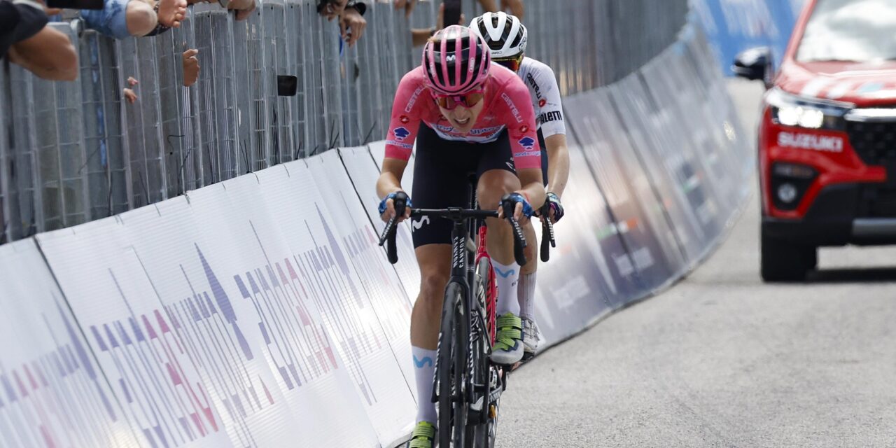 Marlen Reusser dankt collega voor emotionele steun na finish
