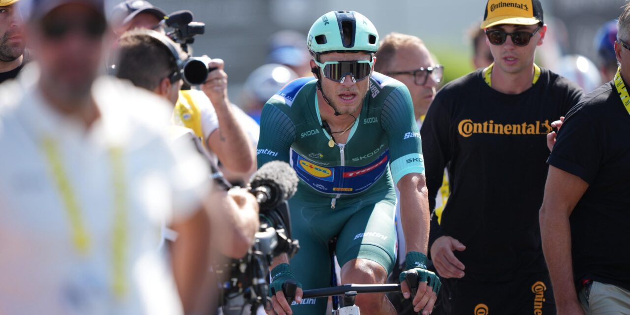 Tour 2025: Ritwinnaar Jonathan Milan bestraft voor hinderen Van der Poel
