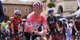 Van der Breggen geklopt door Lippert in slotrit Giro Women, eindzege voor Longo Borghini