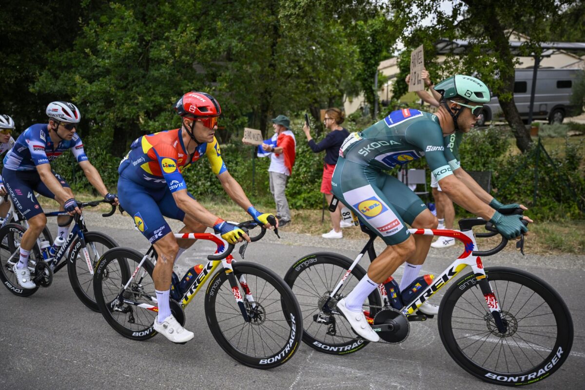 Tour 2025: Liveblog etappe 17 naar Valence – Reacties op vermakelijke sprintetappe met zege voor Milan