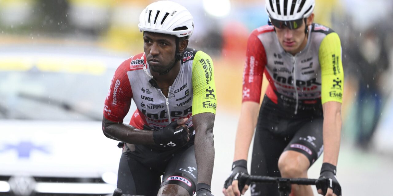 Tour 2025: Flink wat schade bij Biniam Girmay na crash, onduidelijk of hij verder kan