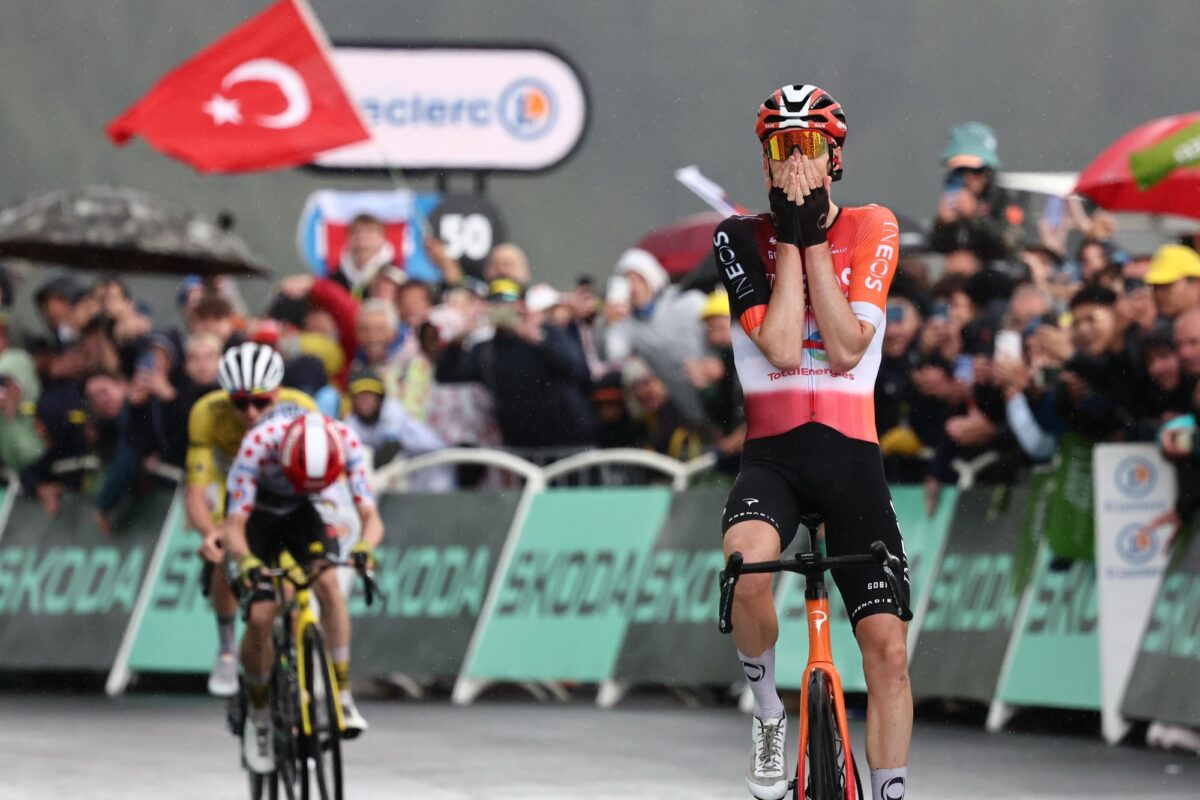 Tour 2025: Arensman volgt Boogerd op met zege op La Plagne, Pogacar en Vingegaard kijken naar elkaar