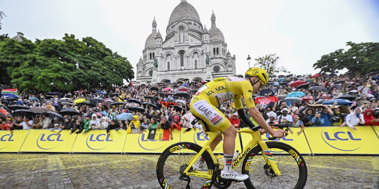 Massa’s publiek maken Montmartre-klim een ware arena in slotrit Tour: “Wat een mensen!”