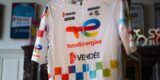 Tour 2025: TotalEnergies brengt met nieuw tenue ode aan teammanager