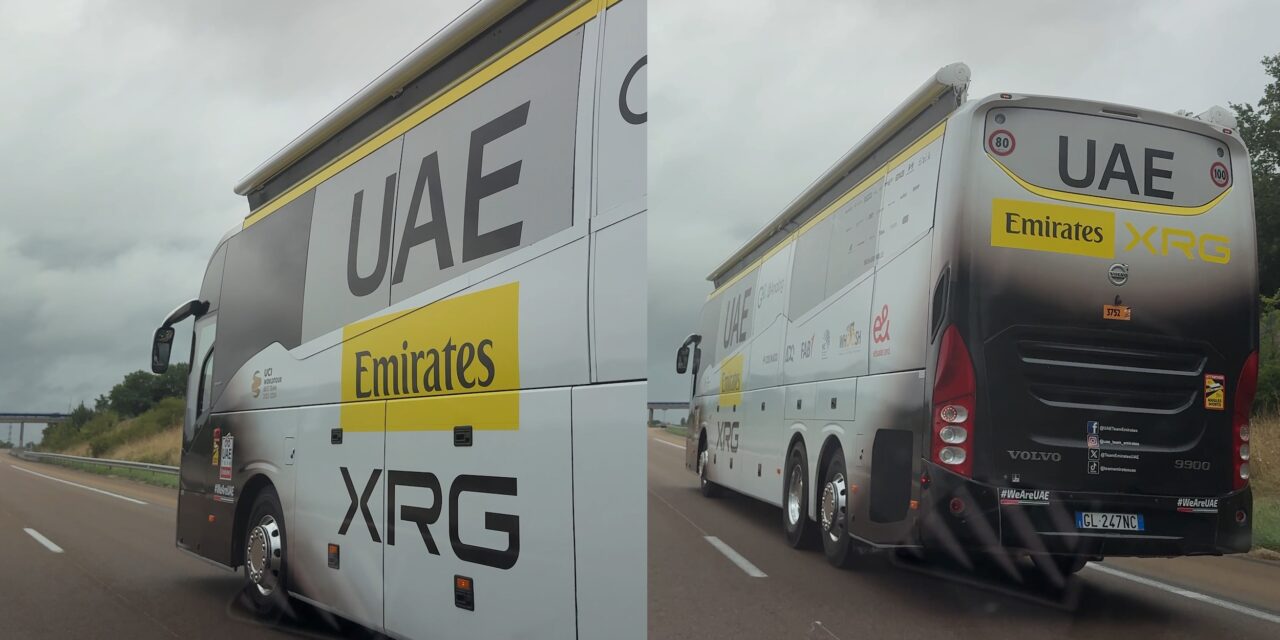 UAE Emirates pakt uit met gele bus, geel stuurlint en gele fiets