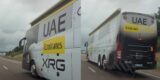 UAE Emirates pakt uit met gele bus, geel stuurlint en gele fiets