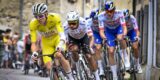 Tour 2025: Tadej Pogacar botst nog voor de start tegen volgauto van Visma | Lease a Bike