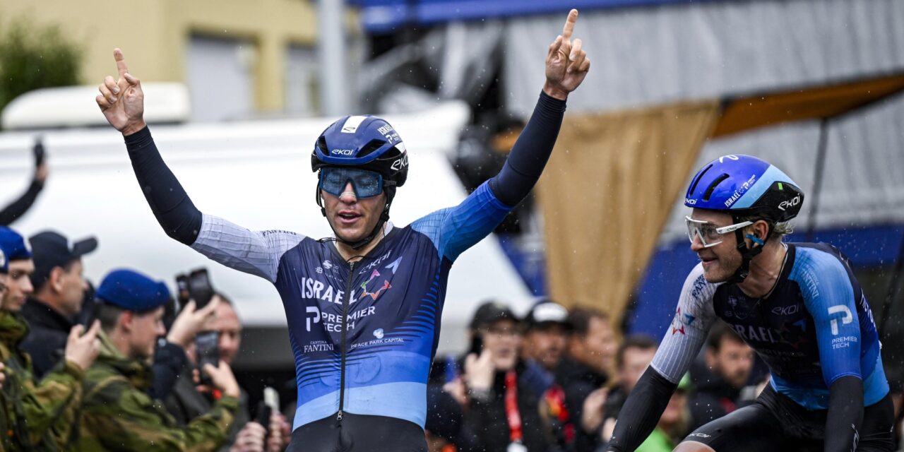 Corbin Strong snelt naar zege in verregende openingsrit Arctic Race of Norway, Rick Pluimers vierde