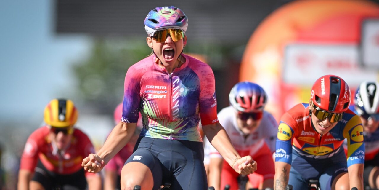 Chiara Consonni wint openingsrit Ronde van Polen en krijgt daar opvallende prijs voor