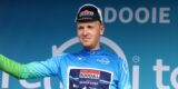 Tim Merlier lijdt zeldzame sprintnederlaag: “Blij dat ik overeind ben gebleven”