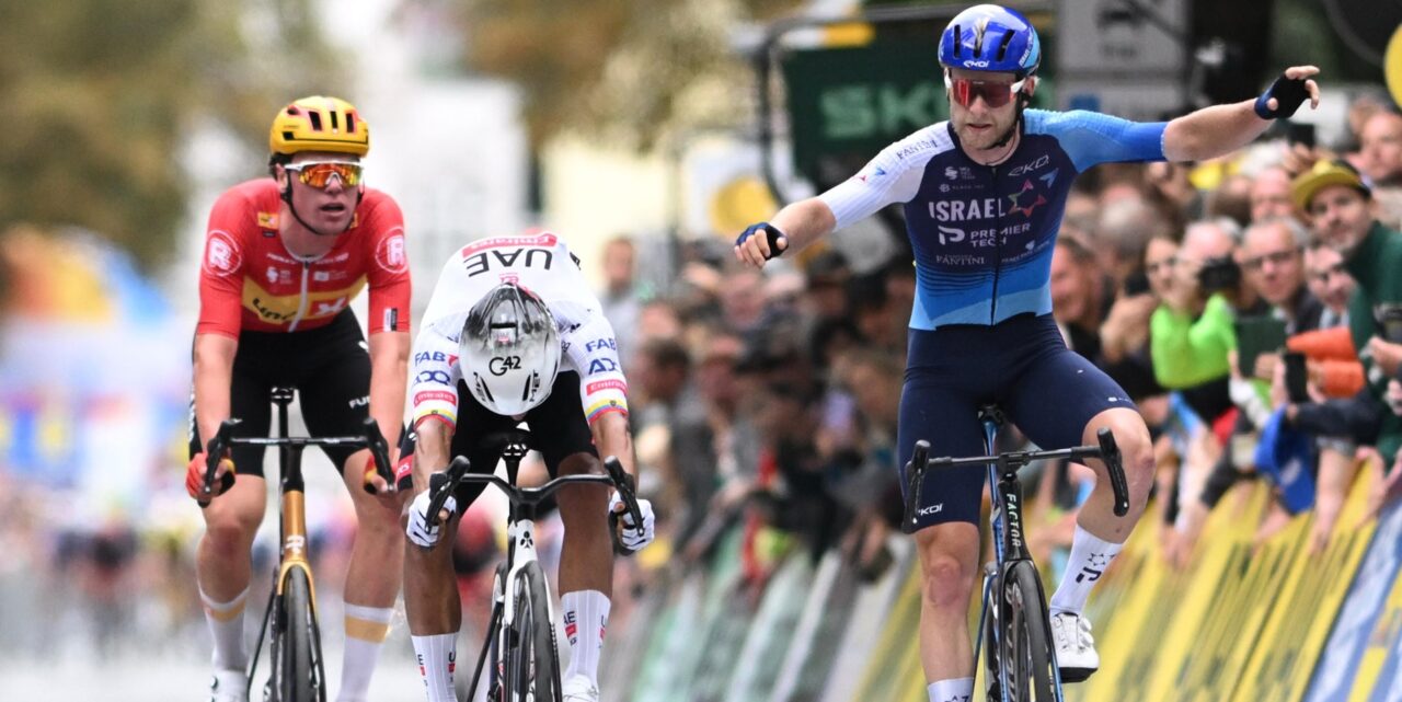 Riley Sheehan juicht te vroeg en wordt geklopt door Jhonatan Narváez in Deutschland Tour