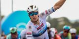 Tim Merlier pakt zijn tweede zege in Renewi Tour na duel met Olav Kooij