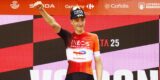 Tranen bij Ben Turner en ploeggenoot na ritzege in Vuelta: “Omdat ik weet hoe moeilijk het is om te winnen”