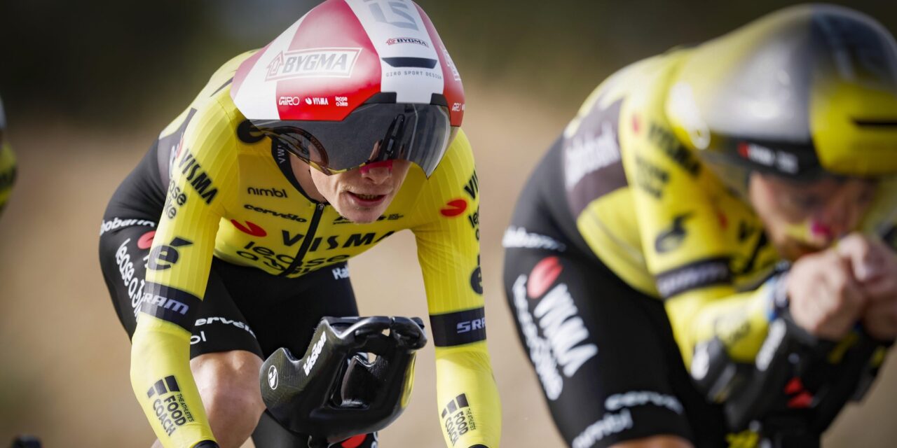 Vuelta 2025: Jonas Vingegaard herovert leiderstrui, ploegentijdrit prooi voor UAE Emirates XRG