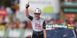Vuelta 2025: Vluchter Jay Vine wint eerste echte bergrit, Traeen neemt rode trui over van Vingegaard