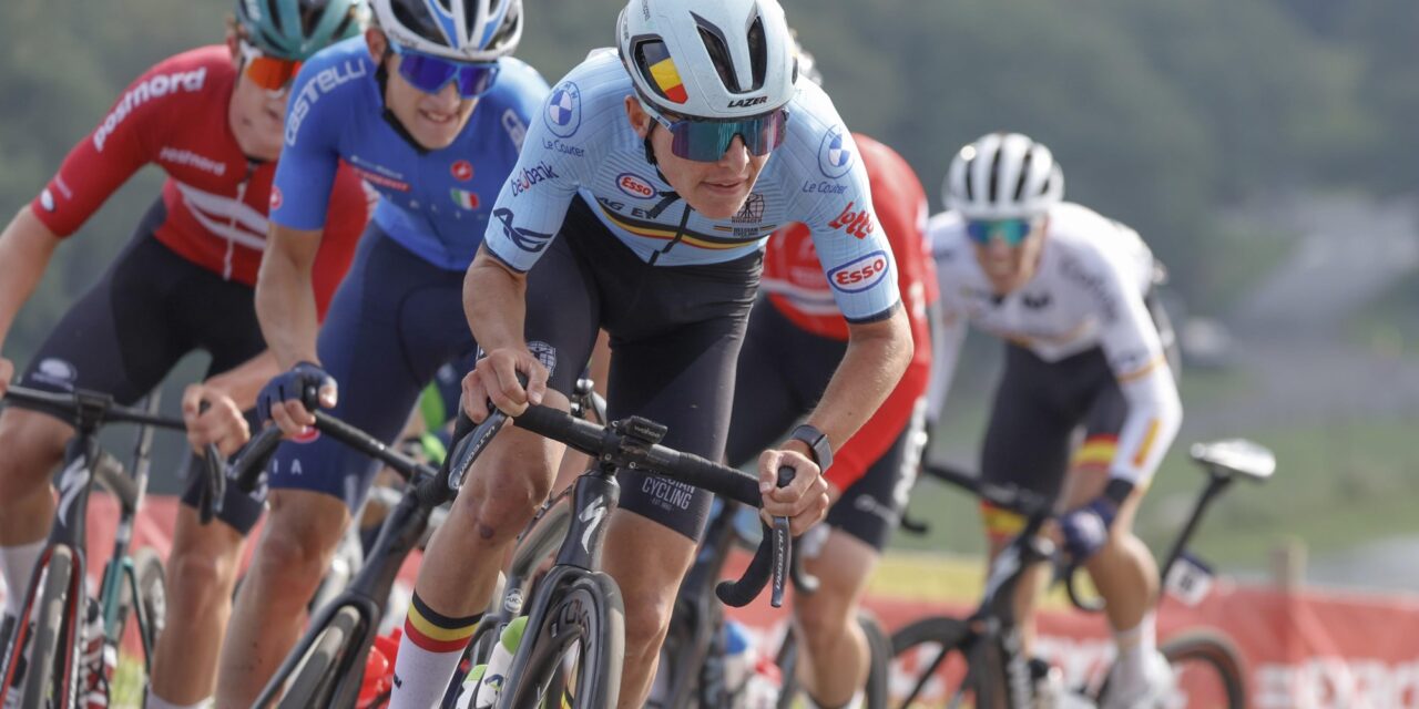 WK 2025: Jarno Widar krijgt het Spaans benauwd op WK wegwedstrijd voor beloften
