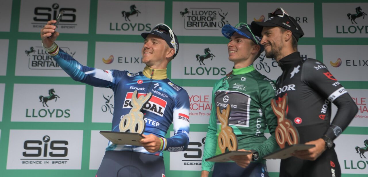 Remco Evenepoel grijpt naast eindzege Tour of Britain: Ons plan verliep niet perfect