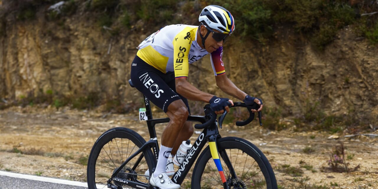 Egan Bernal dolblij met zege in ontsierde bergrit: Het is een overwinning hè