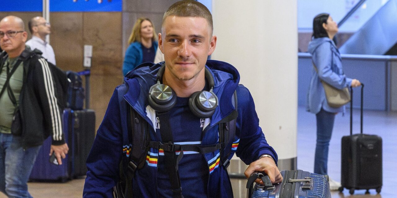 WK 2025: Topfavorieten Evenepoel en Pogacar met de glimlach gearriveerd in Rwanda