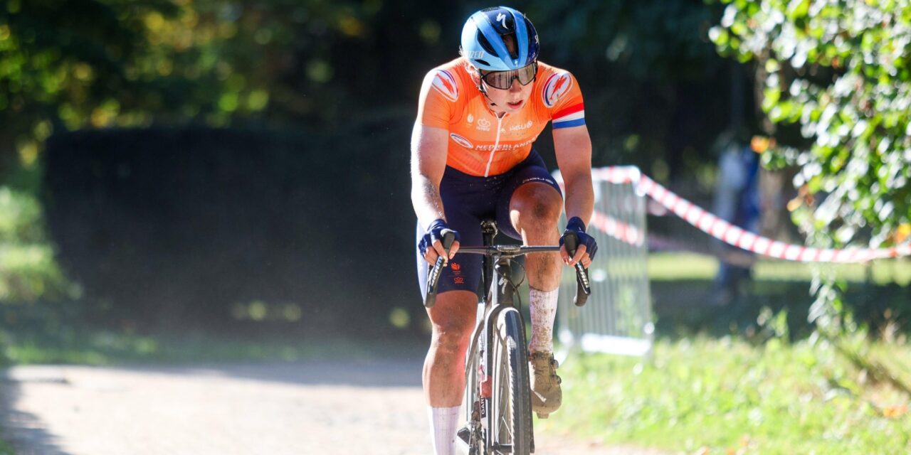 Lorena Wiebes klopt Marianne Vos na zinderend slot op WK Gravel